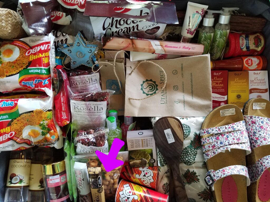 バリ旅行のお土産集合写真