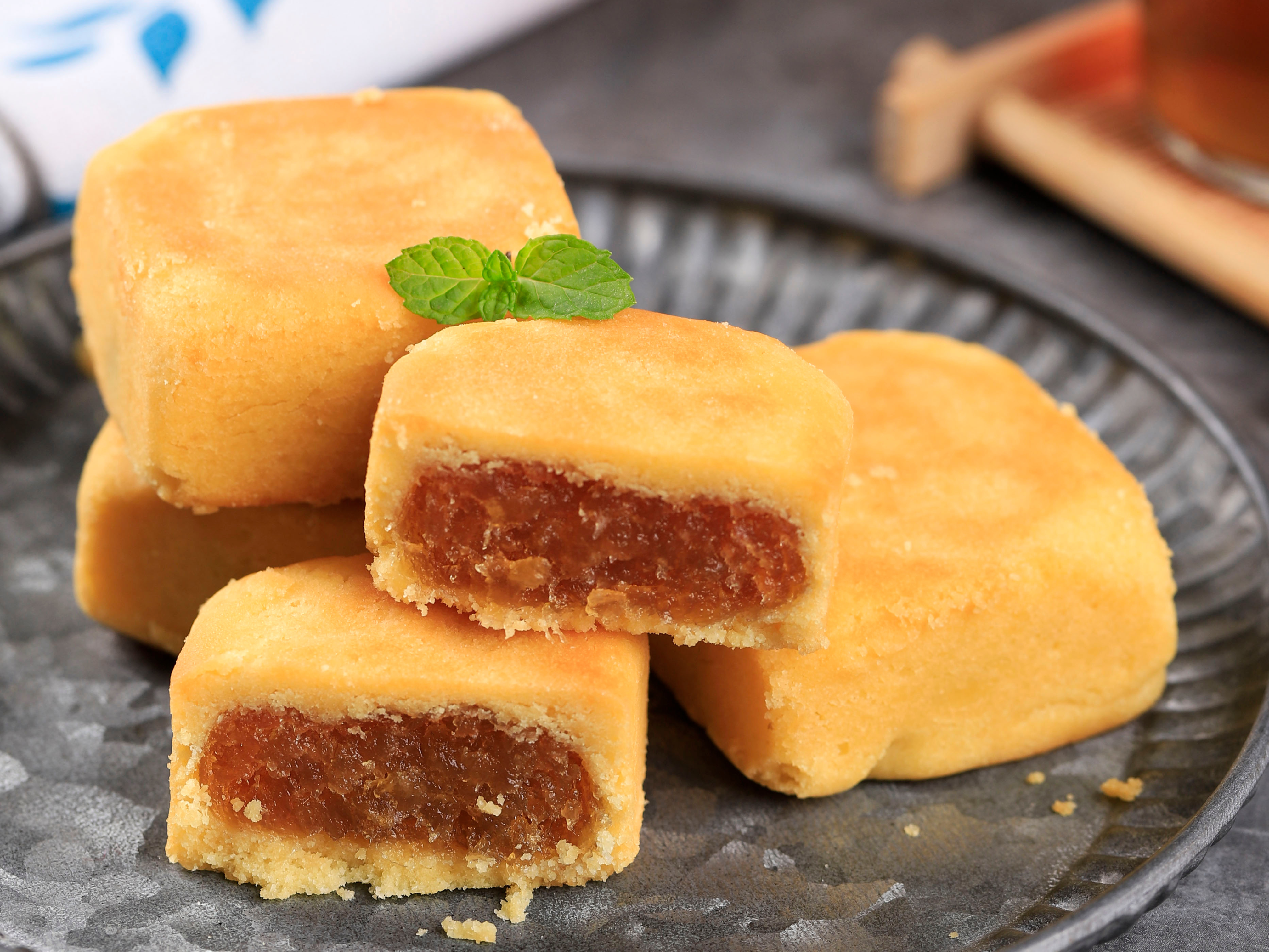 パイナップルケーキはお祝いの席で食べるなど縁起物とされています